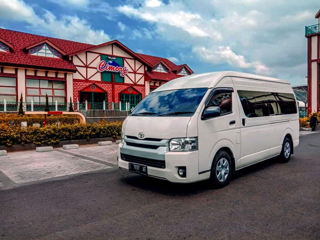 hiace putih DRC Trans